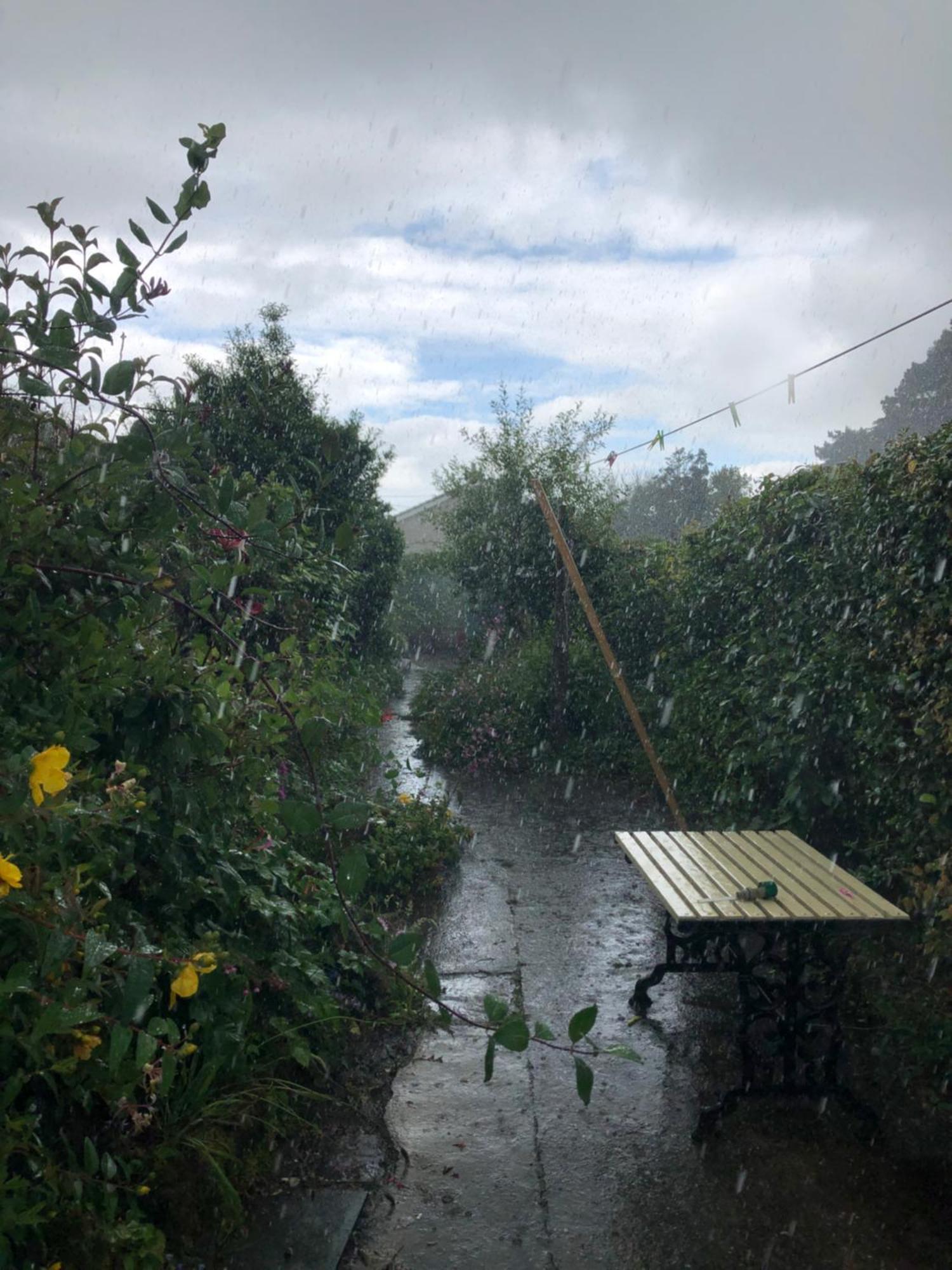 Llanw Malltraeth - Malltraeth Tides Llangadwaladr  Ngoại thất bức ảnh
